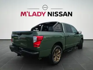 Nissan Titan 2024 4x4 SV 4 puertas Crew Cab 5.6 ft. SB