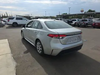 Toyota Corolla 2024 LE 4dr Sedán