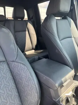 Toyota Tacoma 2024 4x4 Limited, cabina doble de 4 puertas, caja de carga de 5.0 pies