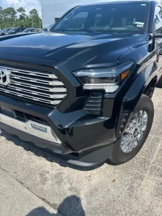 Toyota Tacoma 2024 4x4 Limited, cabina doble de 4 puertas, caja de carga de 5.0 pies