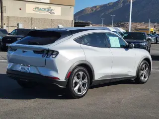 Ford Mustang Mach-E 2021 Select 4dr SUV