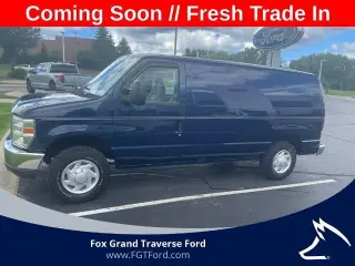 Ford E-Series 2010 E-150 Furgón de carga de 3 puertas