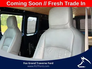 Ford E-Series 2010 E-150 Furgón de carga de 3 puertas
