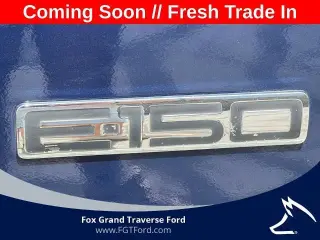 Ford E-Series 2010 E-150 Furgón de carga de 3 puertas