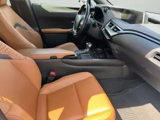 Lexus UX 250h 2021 AWD 4dr Crossover