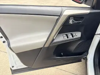 Toyota RAV4 2015 XLE 4dr SUV