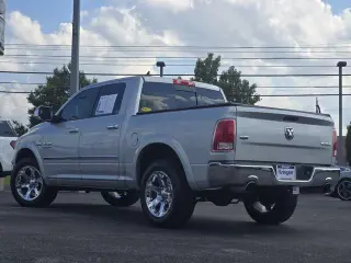 Ram 1500 2016 4x4 Laramie 4dr Cabina Crew 5.5 ft. Camioneta Pickup
