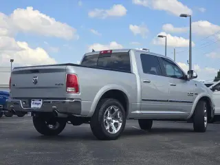 Ram 1500 2016 4x4 Laramie 4dr Cabina Crew 5.5 ft. Camioneta Pickup