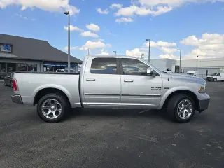 Ram 1500 2016 4x4 Laramie 4dr Cabina Crew 5.5 ft. Camioneta Pickup