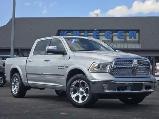 Ram 1500 2016 4x4 Laramie 4dr Cabina Crew 5.5 ft. Camioneta Pickup