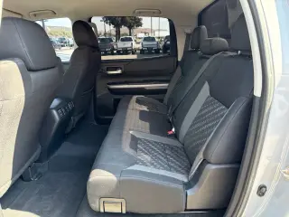 Toyota Tundra 2019 4x4 SR5 4dr CrewMax Cabina Pickup SB (5.7L V8 FFV)