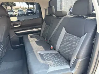 Toyota Tundra 2019 4x4 SR5 4dr CrewMax Cabina Pickup SB (5.7L V8 FFV)