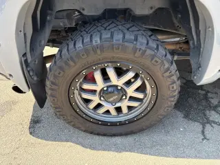 Toyota Tundra 2019 4x4 SR5 4dr CrewMax Cabina Pickup SB (5.7L V8 FFV)