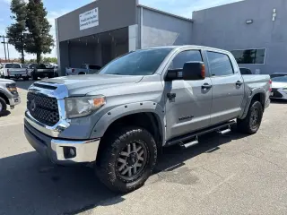 Toyota Tundra 2019 4x4 SR5 4dr CrewMax Cabina Pickup SB (5.7L V8 FFV)