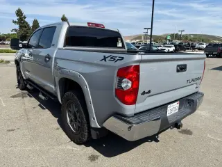Toyota Tundra 2019 4x4 SR5 4dr CrewMax Cabina Pickup SB (5.7L V8 FFV)