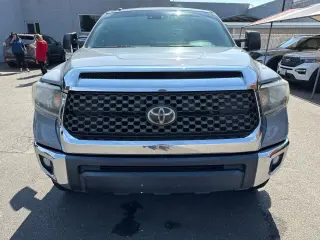 Toyota Tundra 2019 4x4 SR5 4dr CrewMax Cabina Pickup SB (5.7L V8 FFV)