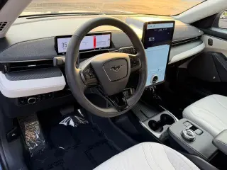 Ford Mustang Mach-E 2023 Premium 4dr SUV