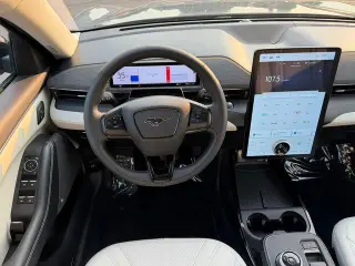 Ford Mustang Mach-E 2023 Premium 4dr SUV