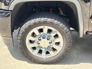 GMC Sierra 2500HD 2016 4x4 Denali 4dr Crew Cab SB