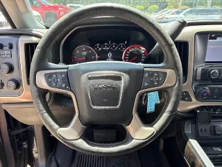 GMC Sierra 2500HD 2016 4x4 Denali 4dr Crew Cab SB