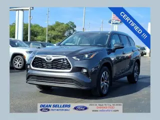 Toyota Highlander 2023 AWD LE 4dr SUV