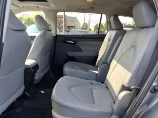 Toyota Highlander 2023 AWD LE 4dr SUV