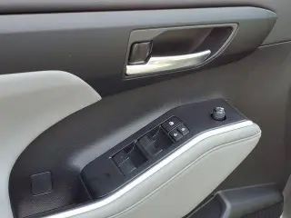 Toyota Highlander 2023 AWD LE 4dr SUV