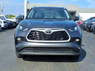 Toyota Highlander 2023 AWD LE 4dr SUV