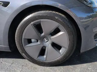 Tesla Model 3 2023 4dr Sedán