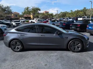 Tesla Model 3 2023 4dr Sedán