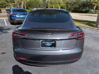 Tesla Model 3 2023 4dr Sedán