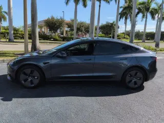 Tesla Model 3 2023 4dr Sedán