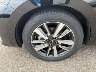 Nissan Versa 2025 SV Sedán de 4 puertas