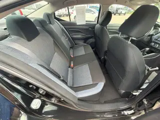 Nissan Versa 2025 SV Sedán de 4 puertas
