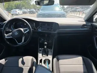 Volkswagen Jetta 2024 SE 4dr Sedán