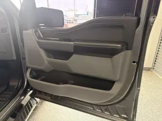 Ford F-150 2021 4x4 Platinum 4dr SuperCrew 5.5 ft. SB