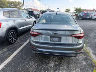 Volkswagen Jetta 2024 S Sedán 4 puertas 8A