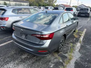 Volkswagen Jetta 2024 S Sedán 4 puertas 8A