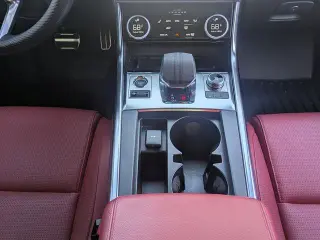 Jaguar XF 2024 P250 R-Dynamic SE 4dr Sedán
