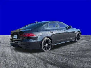 Jaguar XF 2024 P250 R-Dynamic SE 4dr Sedán