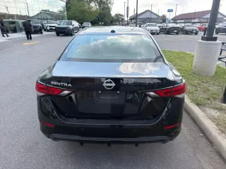 Nissan Sentra 2025 SV 4dr Sedán
