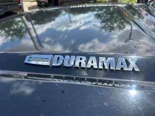 GMC Sierra 2500HD 2015 4x4 Denali cabina doble con cuatro puertas, versión Short Bed