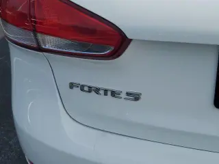 Kia Forte5 2017 LX Hatchback de 4 puertas
