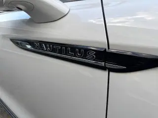 Lincoln Nautilus 2023 AWD Black Label, SUV de 4 puertas