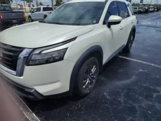 Nissan Pathfinder 2024 SV 4x4 SUV