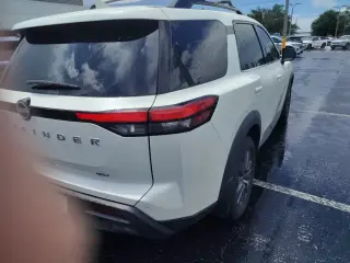 Nissan Pathfinder 2024 SV 4x4 SUV