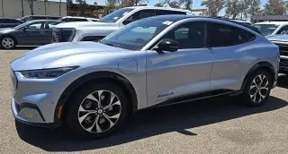 Ford Mustang Mach-E 2022 Premium 4dr SUV