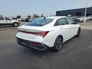 Hyundai ELANTRA Híbrido 2025 Limited 4dr Sedán
