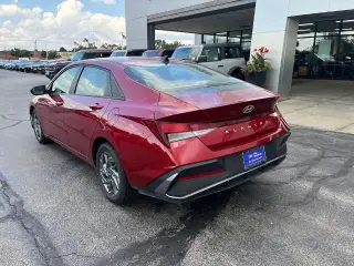 Hyundai ELANTRA 2024 SEL Sedán 4 puertas