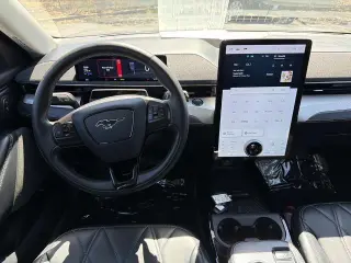 Ford Mustang Mach-E 2023 Select 4dr SUV